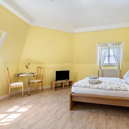 Gaestezimmer Am Kleinmarkt Guest house *